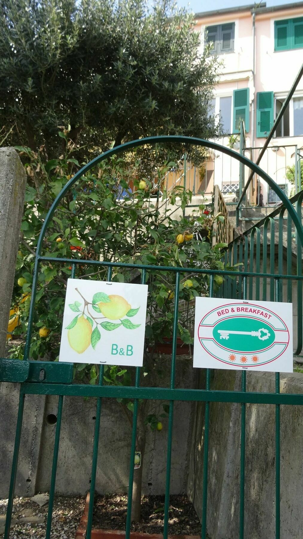 La Casa Dei Limoni Bed & Breakfast เจนัว ภายนอก รูปภาพ